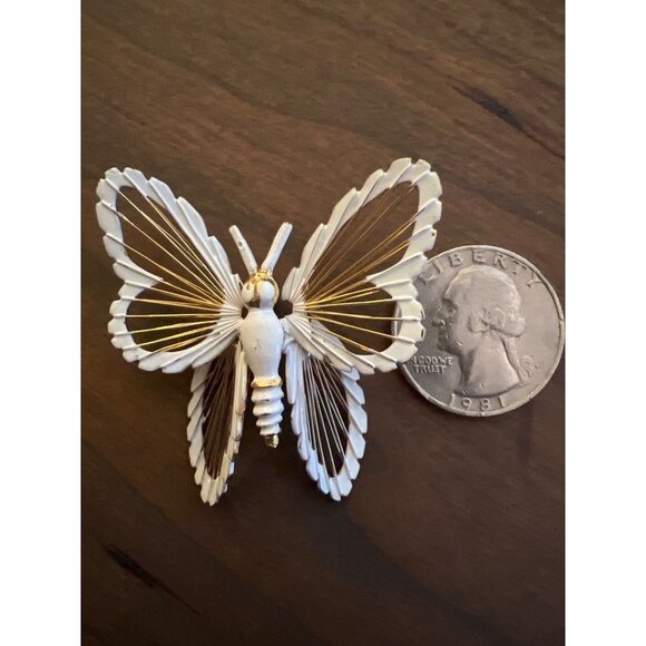Monet Butterfly Brooch White Gold Vintage Unique Light Discreetly Elegant - Picture 8 of 13